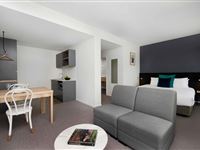 1 Bedroom Suite Lounge-Mantra MacArthur Hotel